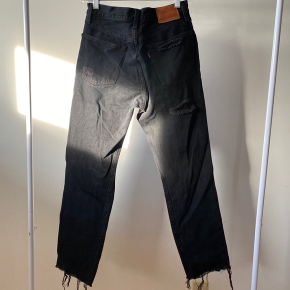 Levi’s Black Ankle Ripped Straight Jeans 24 - Picture 4 of 7